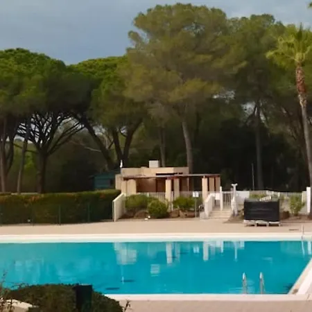 아파트 Studio Avec Piscine Partagee Et Terrasse Amenagee A Raphael A 5 Km De La Plage *